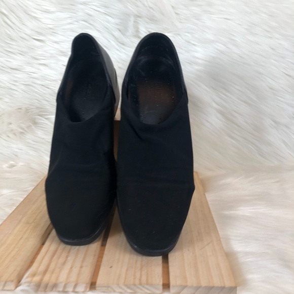 Munro American Stretch Fabric Block Chunky Heel - Picture 2 of 6